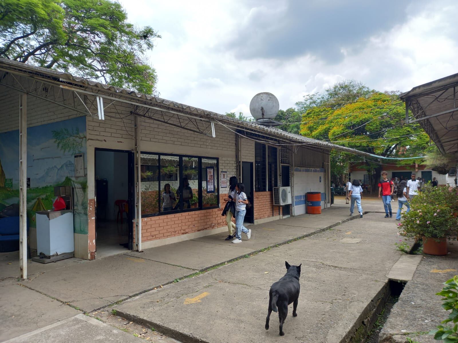 Sede República de Francia de la Institución Educativa Técnico de Comercio Santa Cecilia