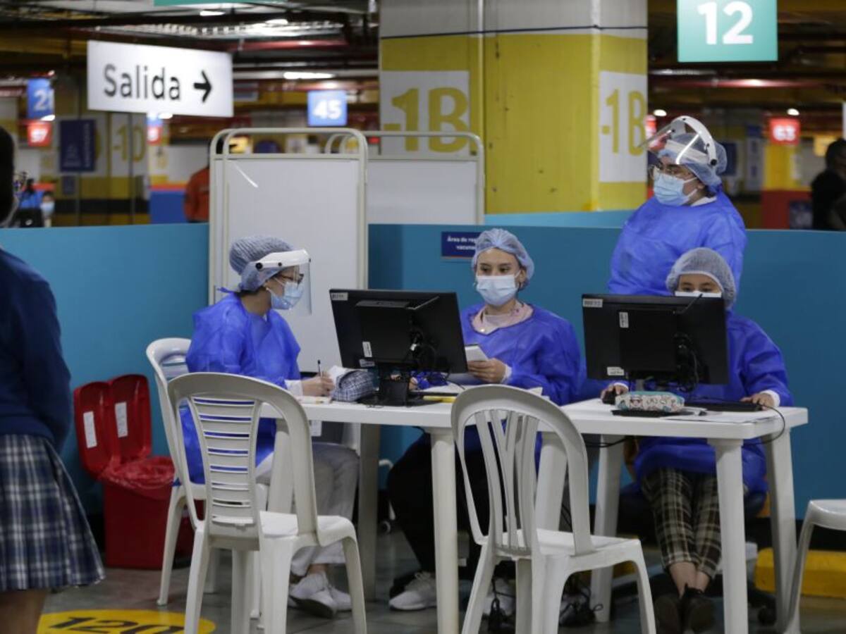 En Bogotá hay 30 puntos de vacunación contra la COVID-19