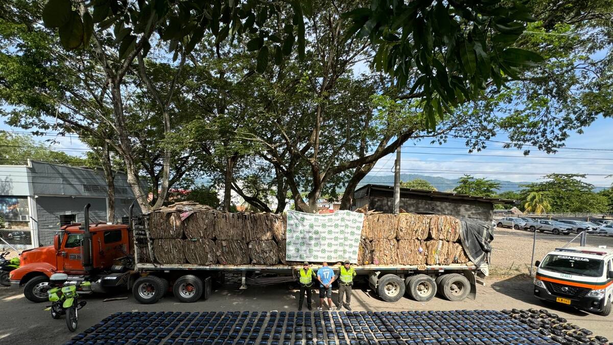 Más de 700 kilos de marihuana fueron incautados en un tractocamión en las vías de Caldas