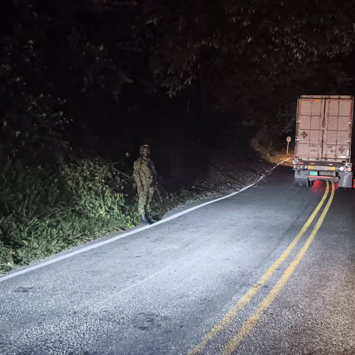 El ejército encontró un explosivo en la vía Medellín- Costa Atlántica en Valdivia