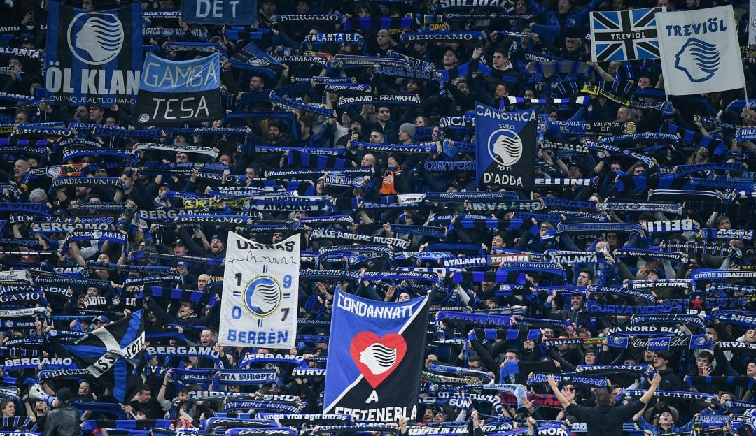 La gran cantidad de hinchas de Atalanta durante el partido contra Valencia por la Ida de los octavos de final de la Champions League.