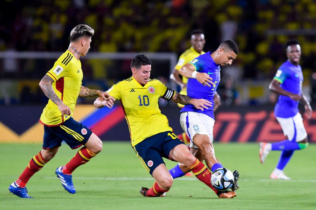 James Rodríguez durante el partido ante Brasil por Eliminatorias (Photo by Gabriel Aponte/Getty Images)