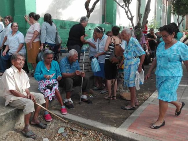 Abuelos buscando acceder a subsidios en Cúcuta