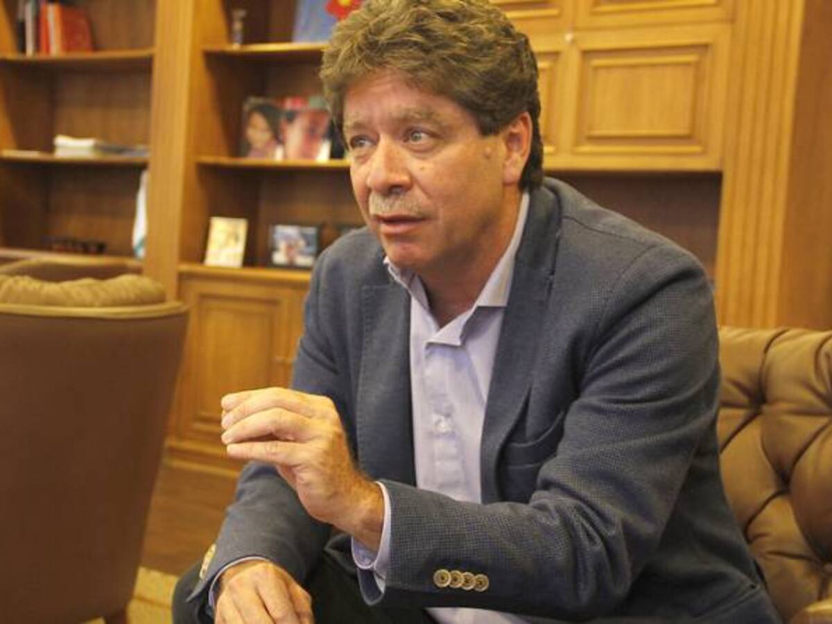 Aún es posible concertar el alza del salario mínimo: Bruce McMaster