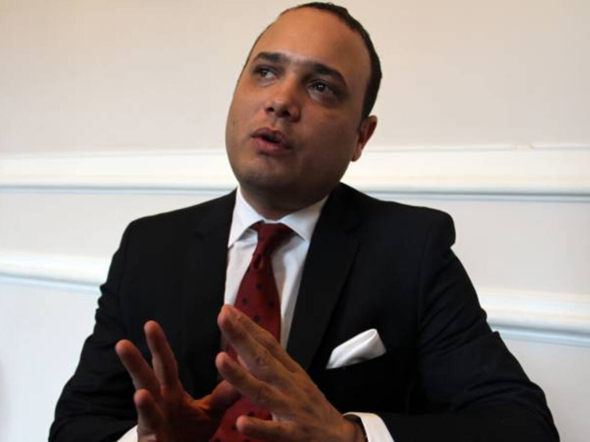 Nuevamente el 'ausentismo' dilata acusación contra Pretelt en Cámara