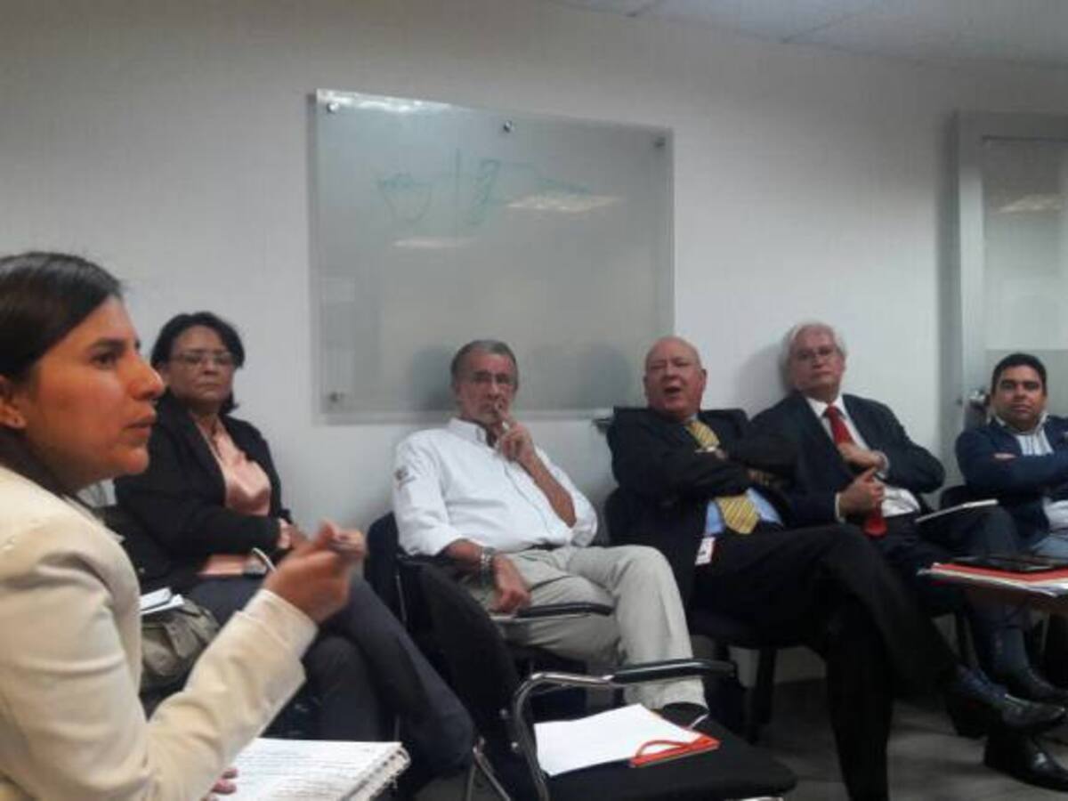 Grietas en terrenos frente al Dique es por golpes de canoas, según Fondo de Adaptación
