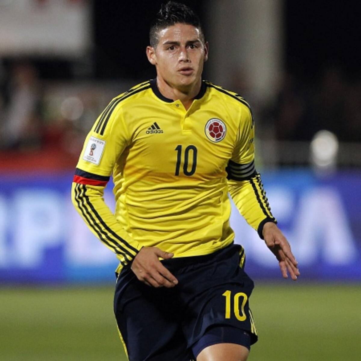 Escucha la narración del gol de James en el Nacional de Santiago