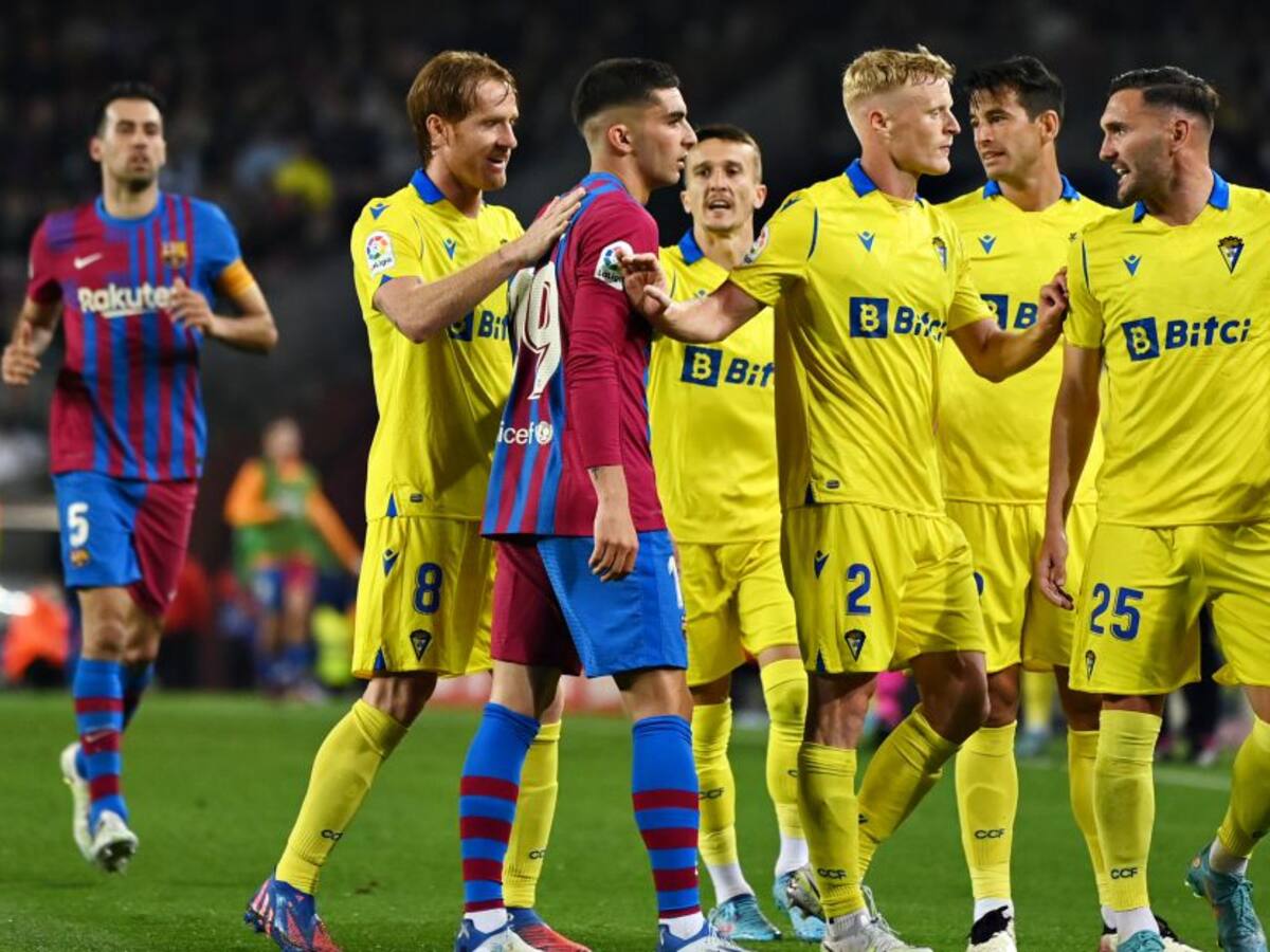 Barcelona cae ante Cádiz y deja servido el título de liga al Real Madrid