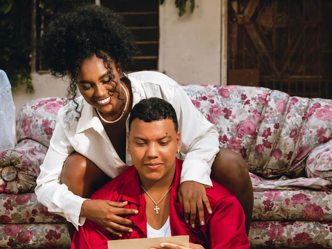 El artista cartagenero Jessú presenta su primer EP «Un loco con el amor»