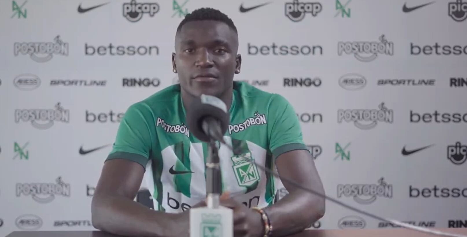 Kevin Viveros, nuevo delantero de Atlético Nacional / Twitter: @nacionaloficial.