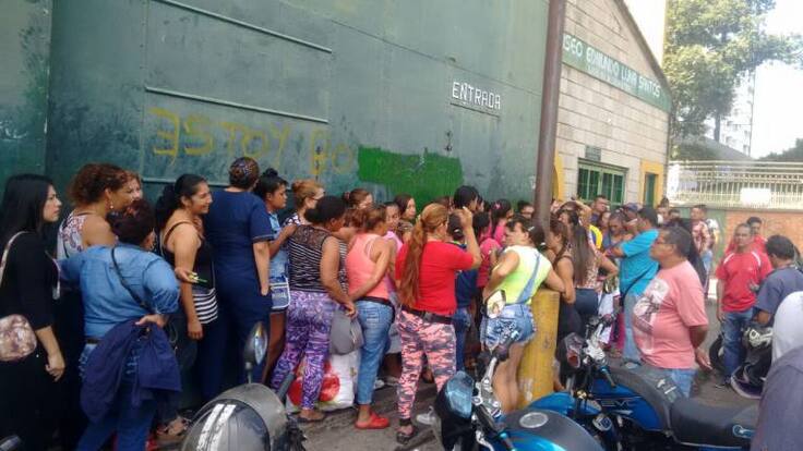 Ambulantes quieren trabajar en la calle en temporada de fin de año