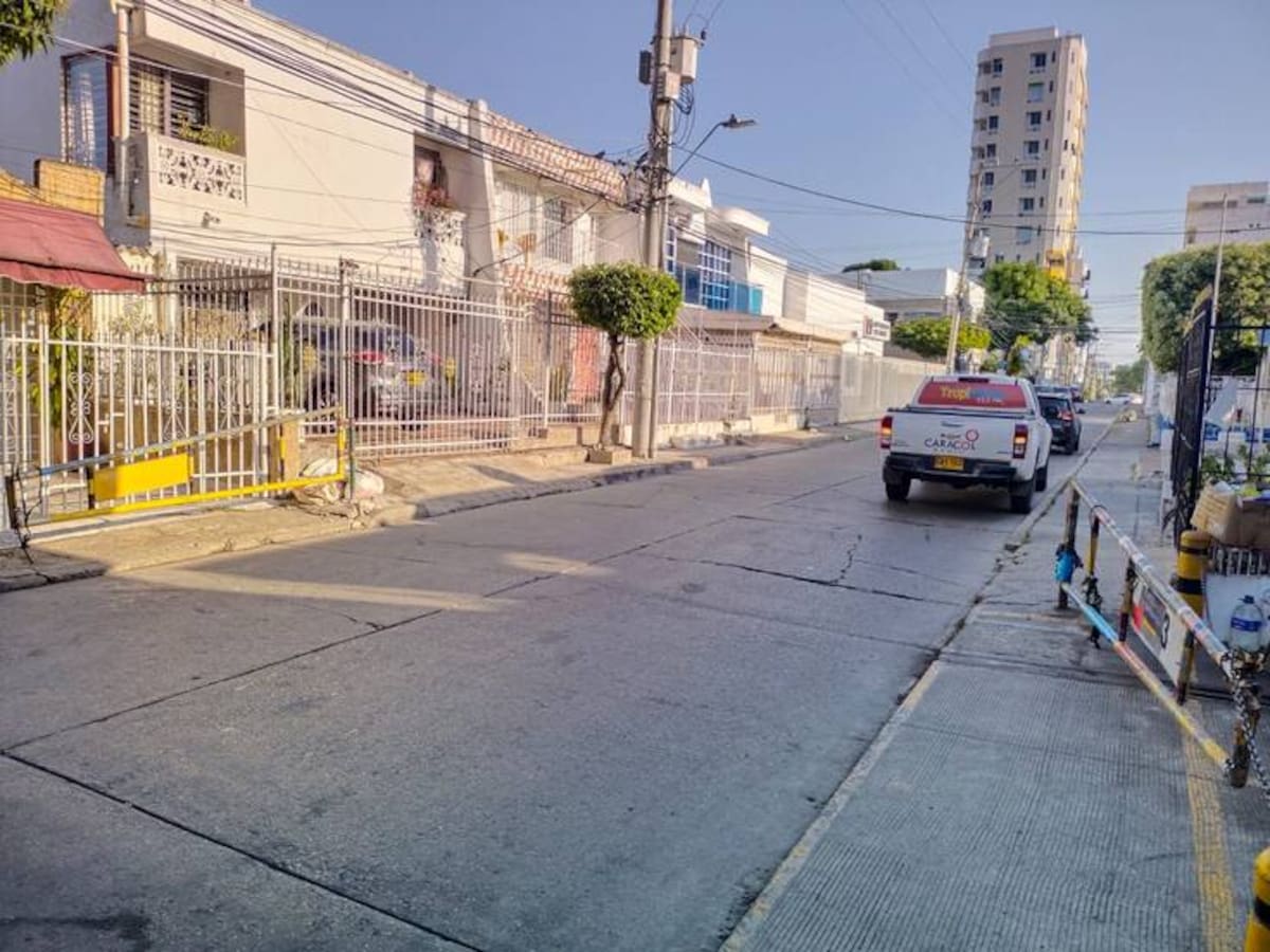 Alcaldía de Cartagena incluye a El Recreo y El Bosque en restricción de parrillero hombre