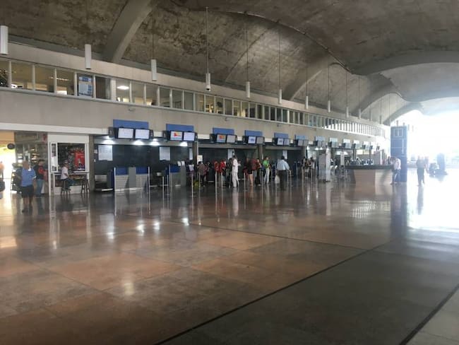 Aeropuerto Olaya Herrera de Medellín alerta sobre posibles cierres por clima