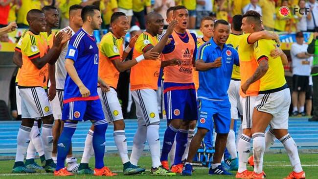 En sectores como la 84, la 21, la 8 y Simón Bolívar ya los aficionados están con los ánimos arriba para mandarle calor a los jugadores de la Selección en La Paz.