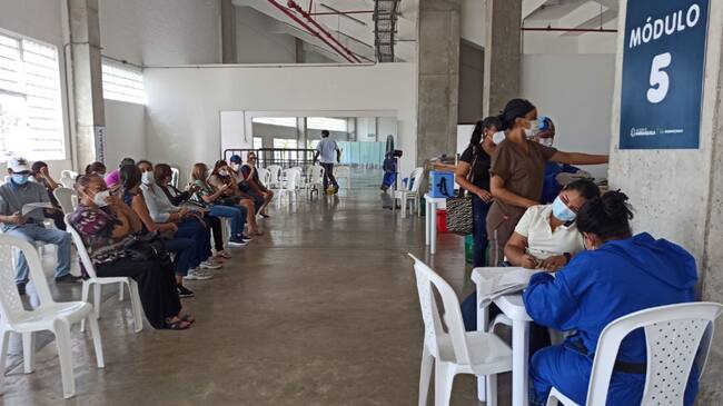 Vacunación de la etapa 3 en el estadio Romelio Martínez.