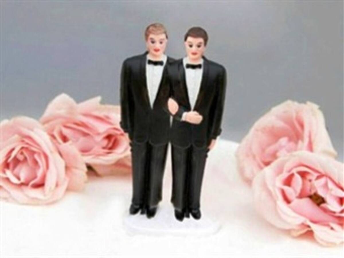 Corte Constitucional advierte a procurador que parejas del mismo sexo son familia