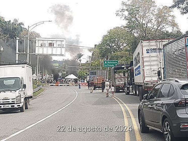 Bloqueos en la vía Manizales - Medellín