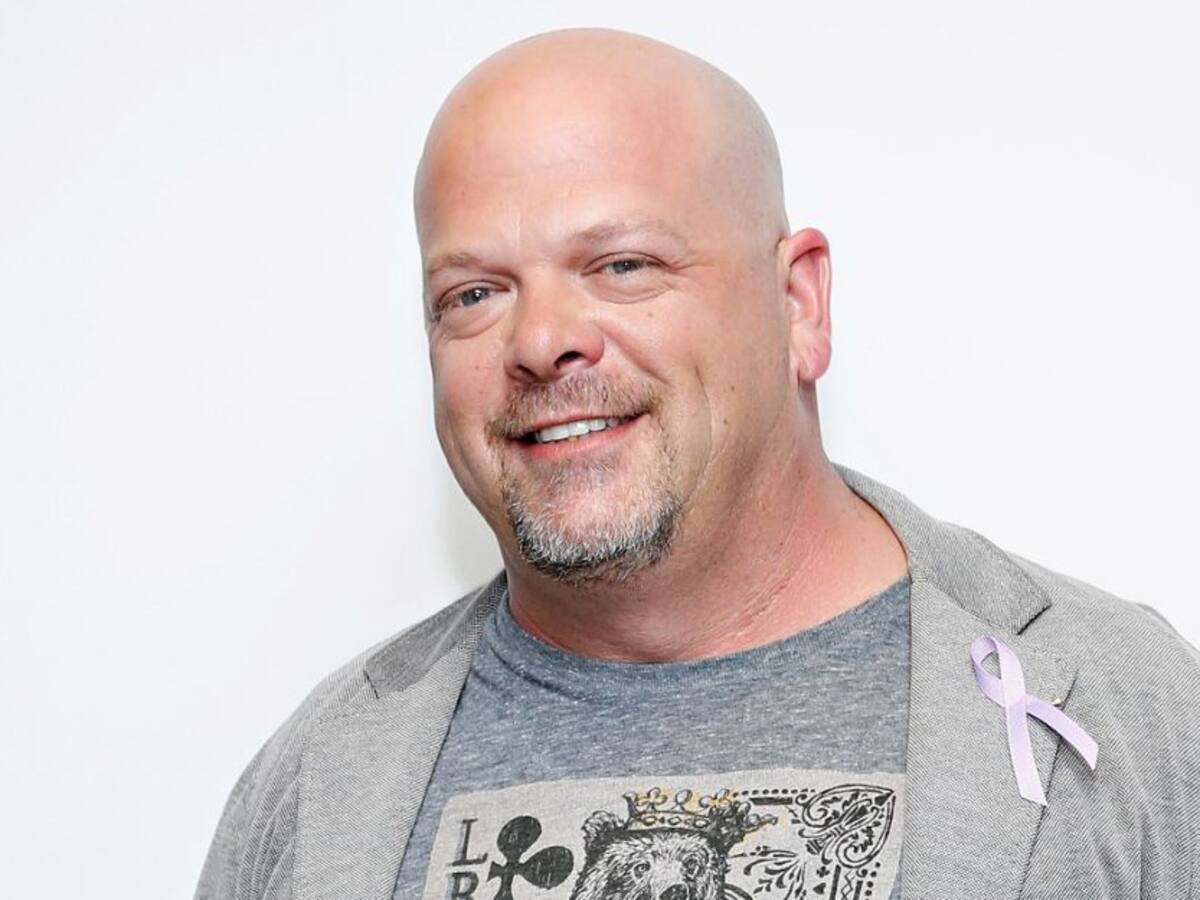 Al programa 'El precio de la historia' llegó camiseta del fútbol colombiano