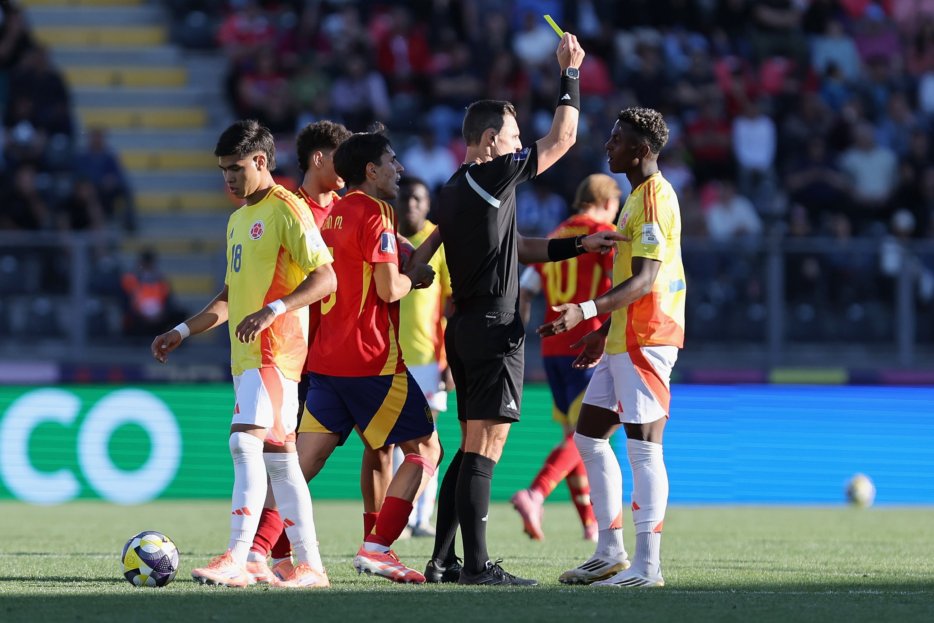 Néiser Villarreal, amonestado en el juego de cuartos de final contra España. (Photo by Ricardo Moreira - FIFA/FIFA via Getty Images)