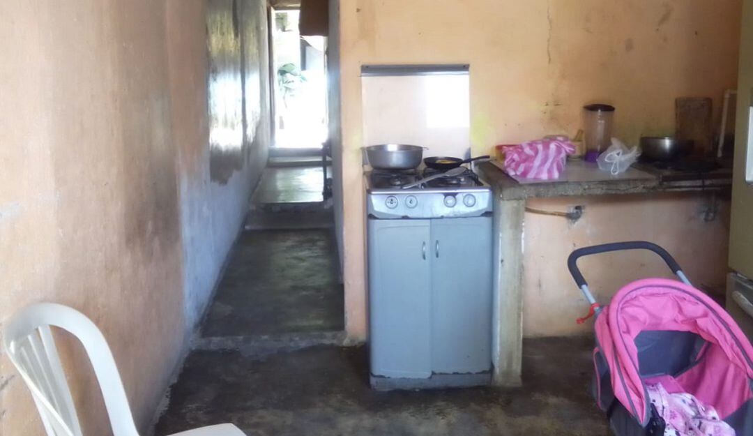 La vivienda donde reside la madre soltera Paola Cera en el barrio La Chinita.