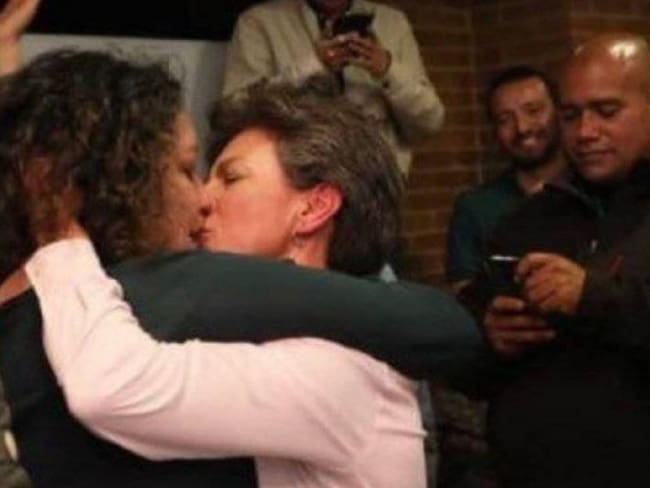 ¡El amor siempre gana! Claudia López se casa con Angélica Lozano