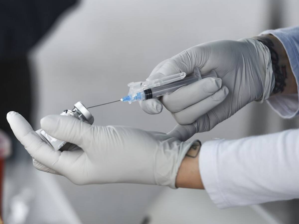 Farmacéuticas deben democratizar producción y acceso a vacunas: CELAC