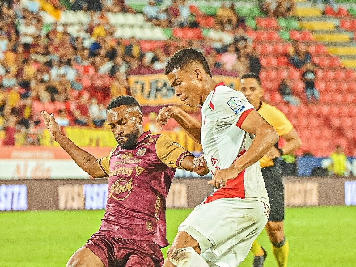 Duelo entre Deportes Tolima y América de Cali en Liga / @AmericadeCali