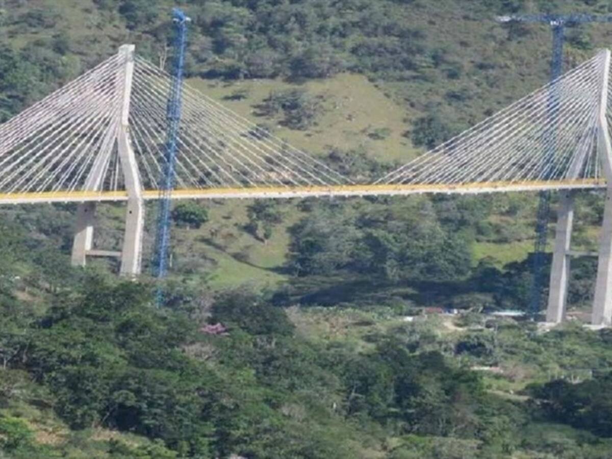 Irregularidades del puente Hisgaura no sólo tendrán un impacto visual: Jhon Blandón