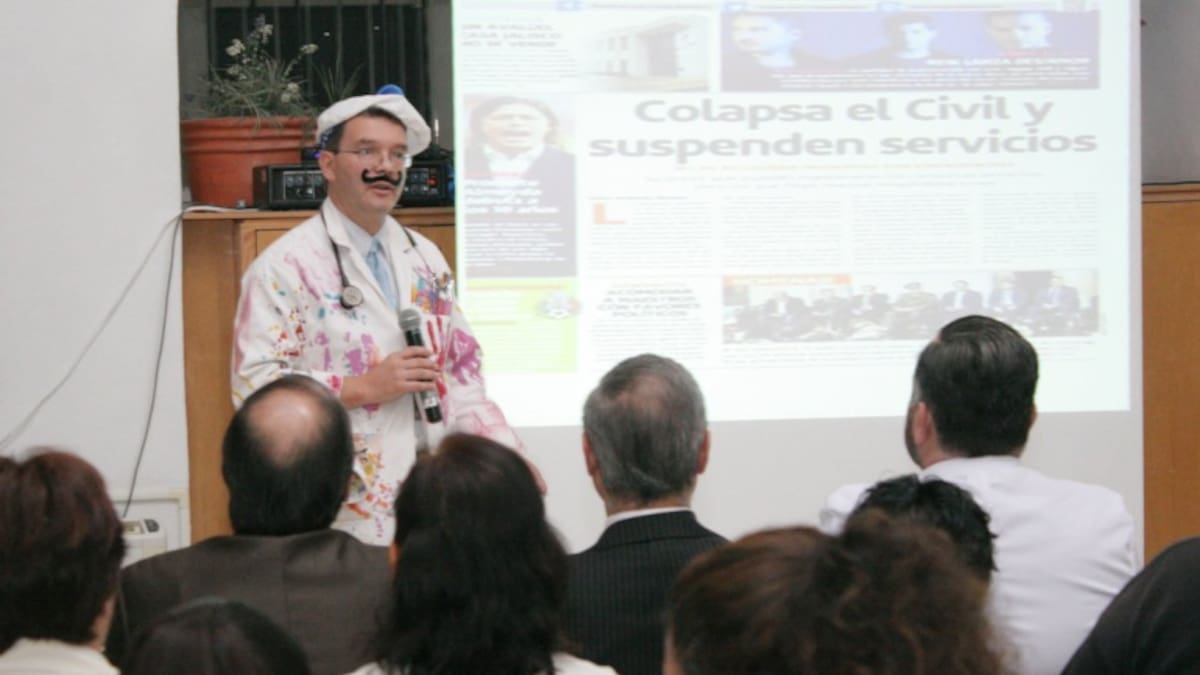 El Dr. Sergio Gallegos y sus trajes de superhéroe