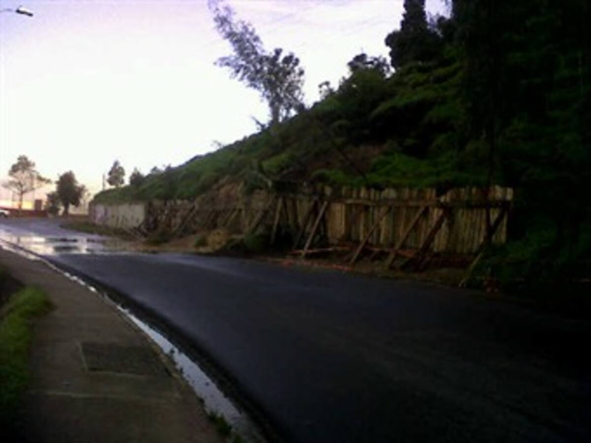 Cerrado el paso por un derrumbe en la avenida Circunvalar, en el centro de Bogotá