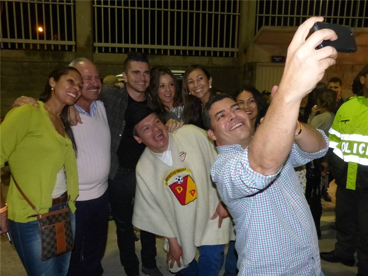 Equipo de 6 AM Hoy por hoy con Juanes en Pereira