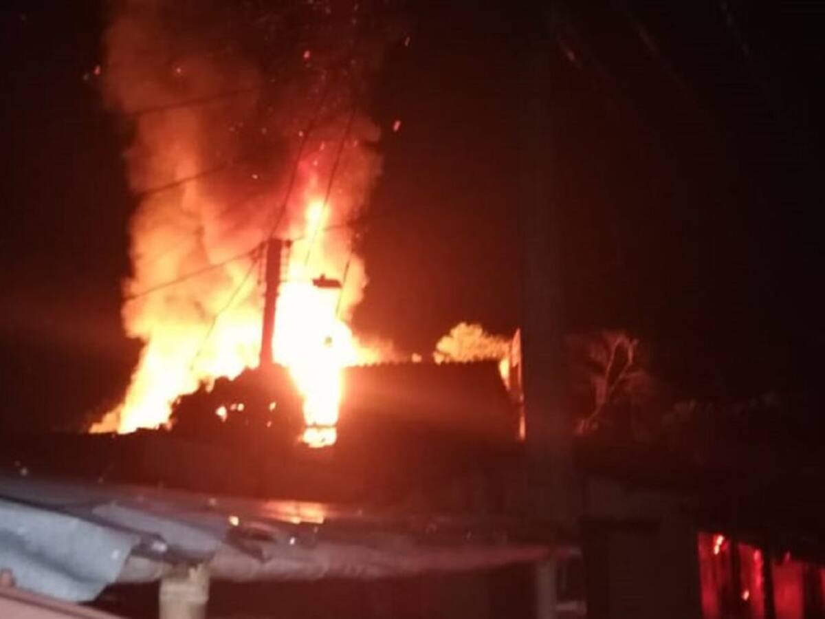 Incendio destruye cinco viviendas en Cartago