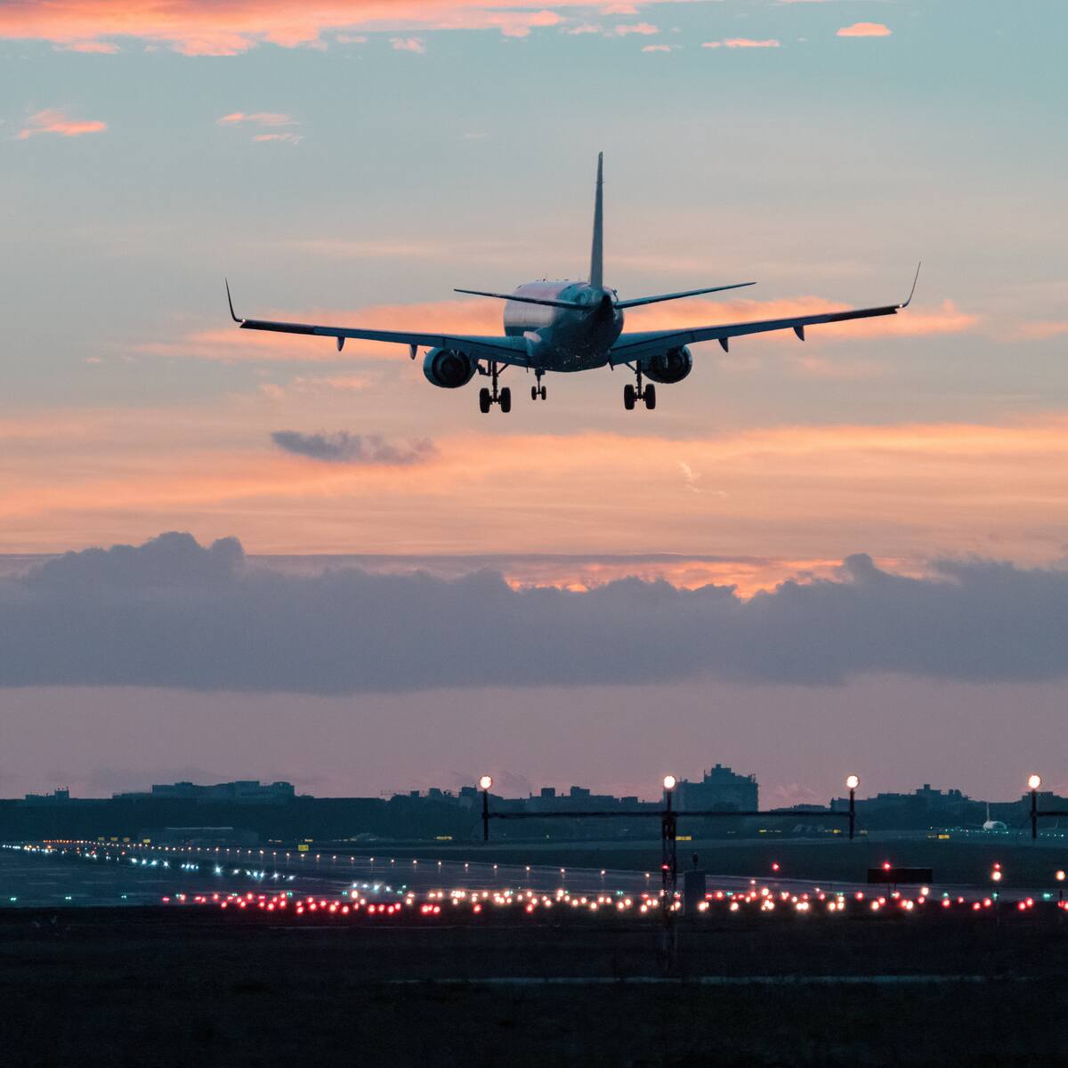 Por al parecer usar un avión de la Policía para motivos personales, Procuraduría investiga a general