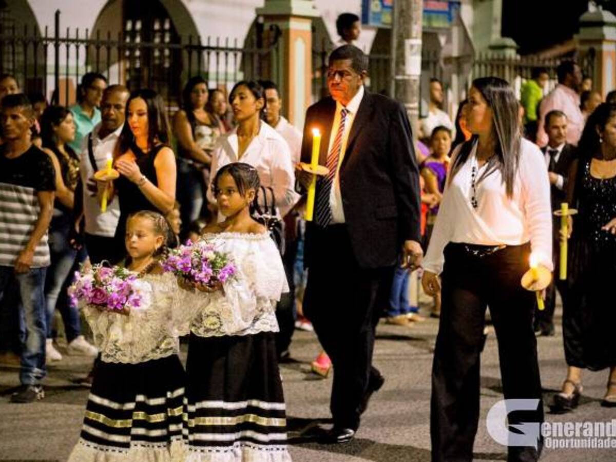 Un toro se llevó por los cachos a fieles en procesión de Semana Santa