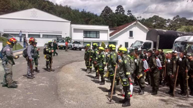 Organismos de rescate reanudan labores de búsqueda