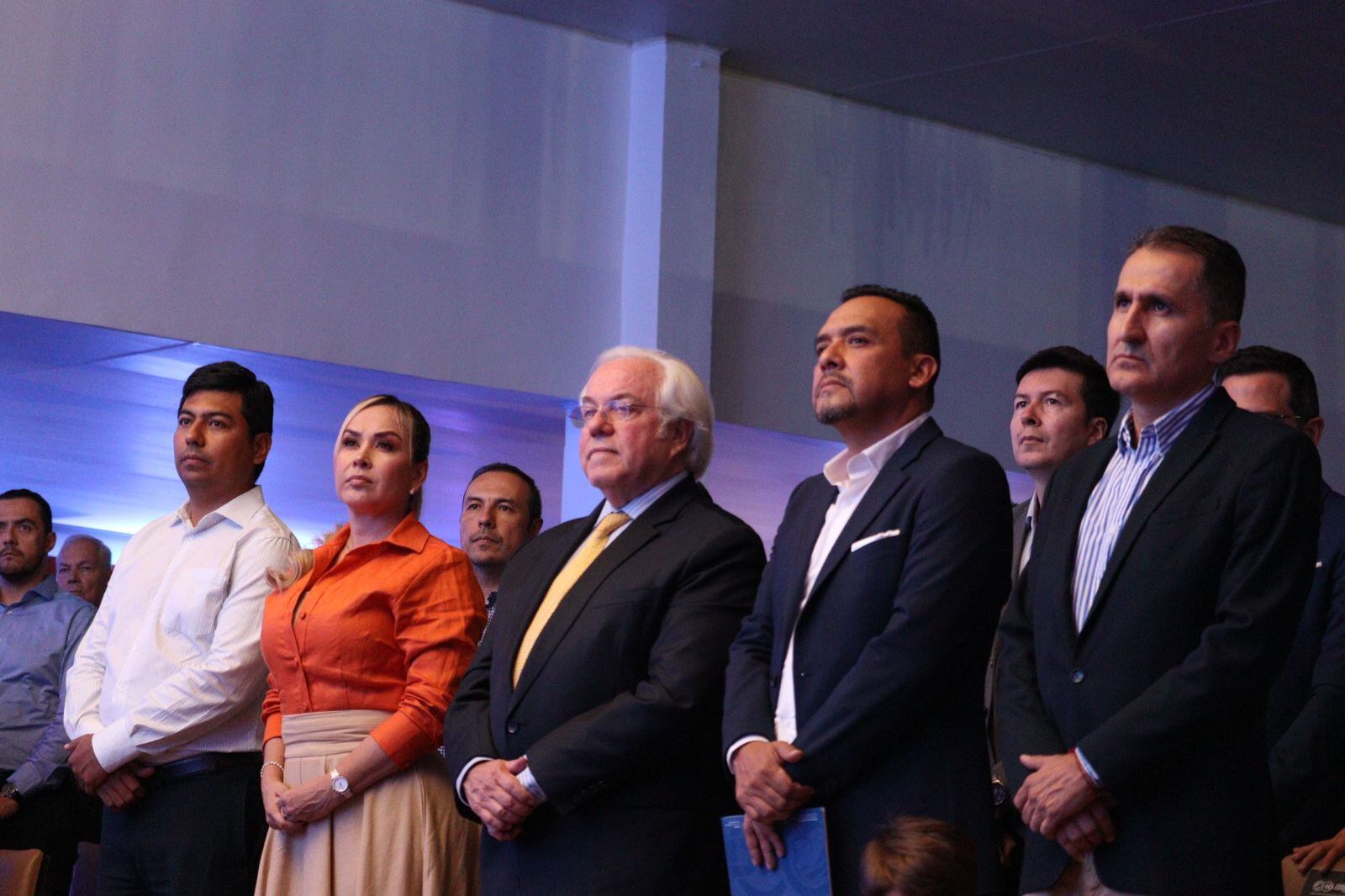 Carlos Enciso, presidente ejecutivo de la Cámara de Comercio de Ibagué acompañado por Freddy Castañeda, Julián Dominguez, Johana Aranda y Orlando Pacheco.