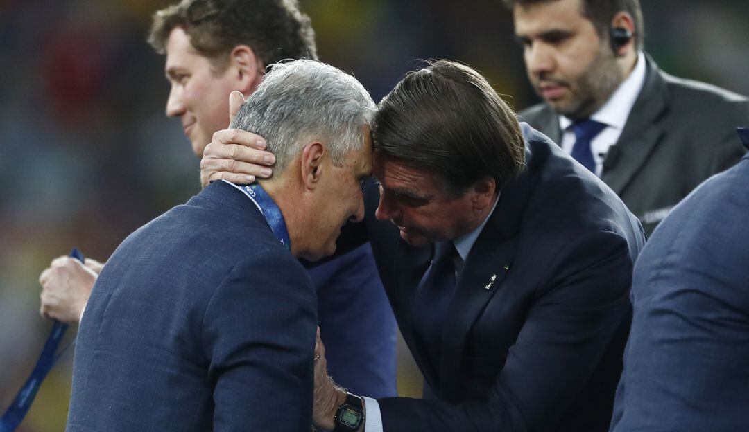 Bolsonaro niega ejercer presión para que Tite deje la selección de Brasil