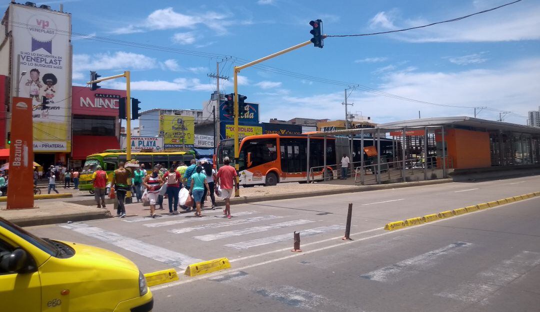 La Agencia Nacional de Seguridad Vial instalará barreras entre los carriles de la avenida Pedro de Heredia para evitar cruces prohibidos