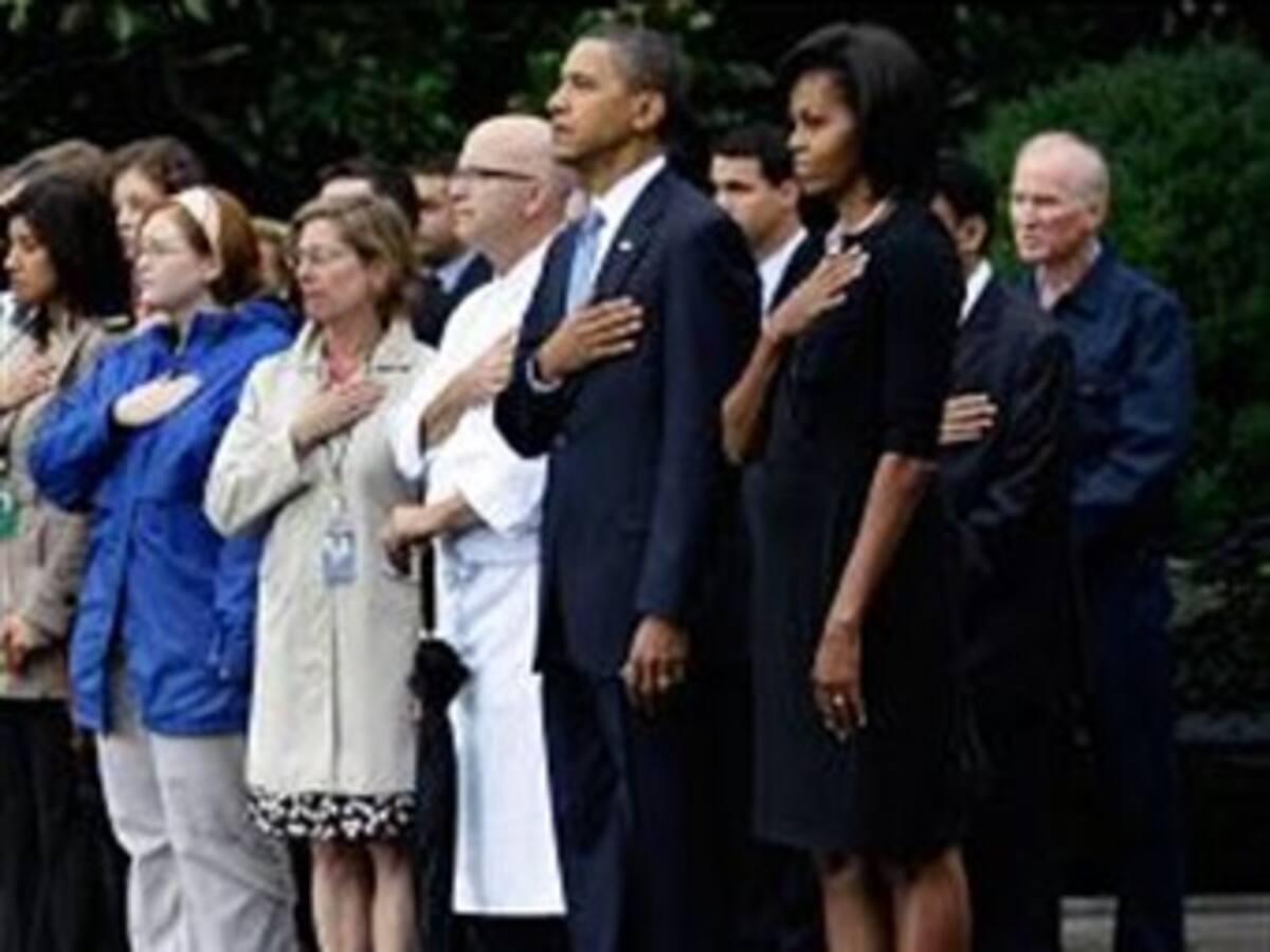 Obama guarda minuto de silencio en la Casa Blanca en memoria de víctimas 11S