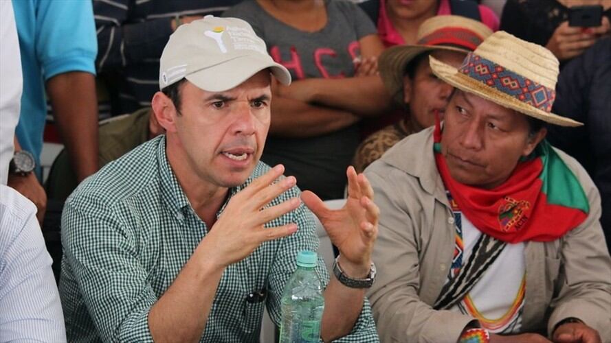 Guillermo Rivera dijo a las comunidades indígenas que para avanzar en las conversaciones es necesario despejar la vía Panamericana. Foto: Colprensa