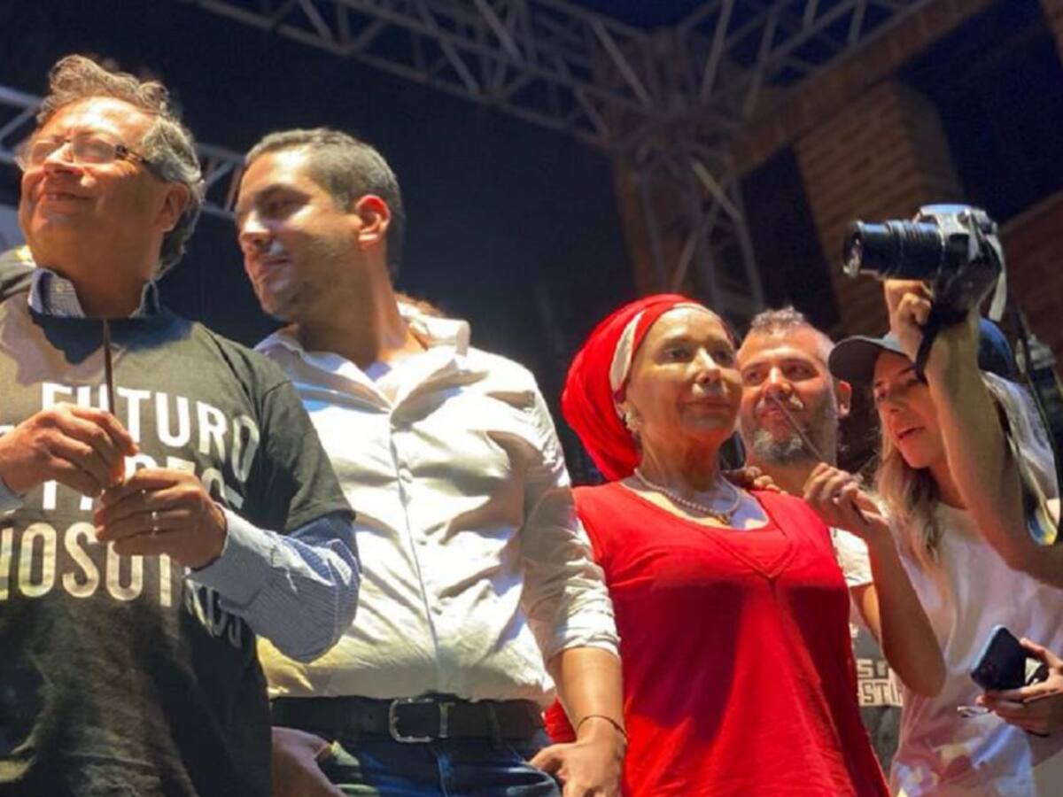 “Duque y Maduro son hermanos gemelos”: Petro
