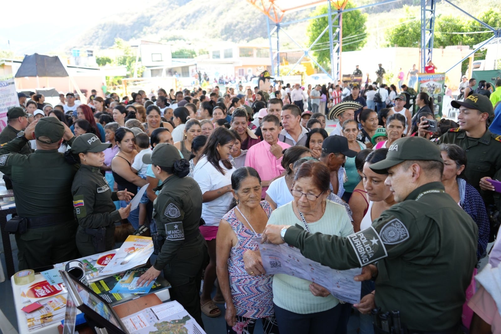 Entregan ayudas a 2.500 familias afectadas por la sequía en Taminango-Nariño