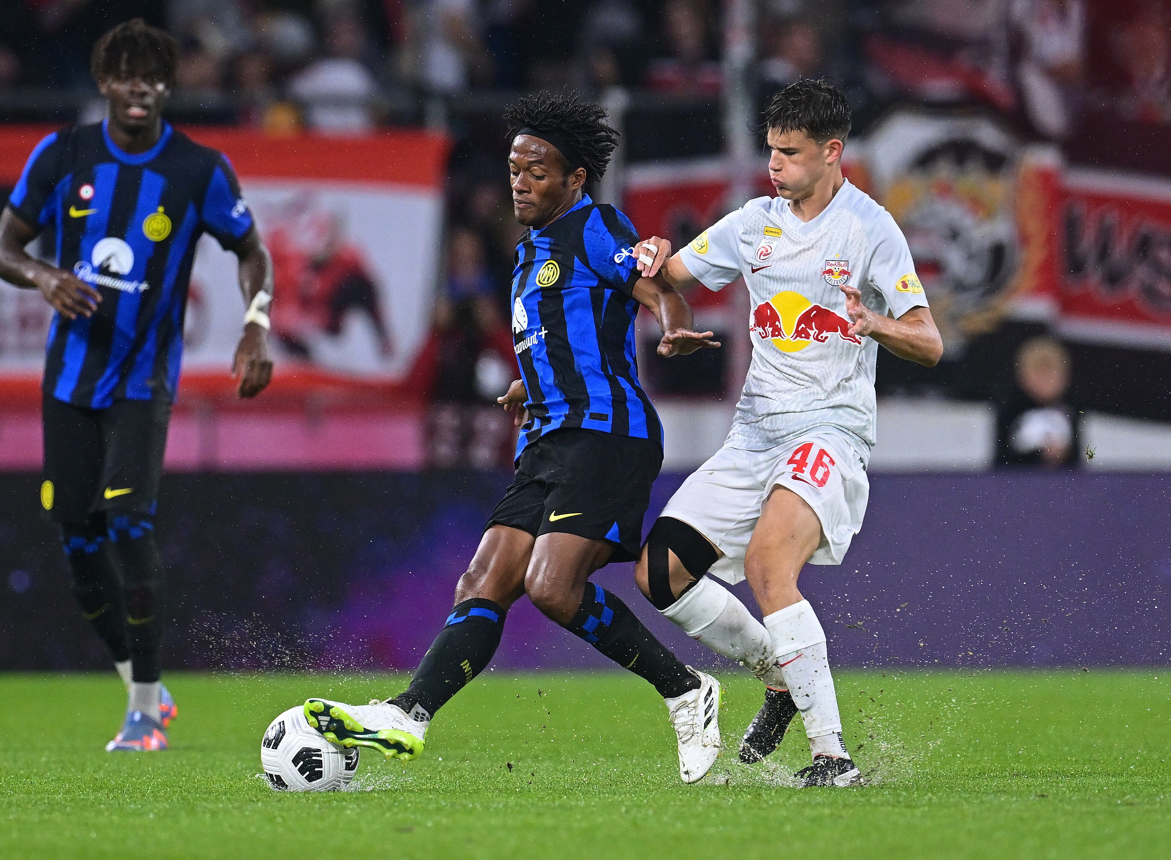 Juan Guillermo Cuadrado en el duelo entre Inter y RB Salzburg. (Photo by Mattia Ozbot - Inter/Inter via Getty Images)