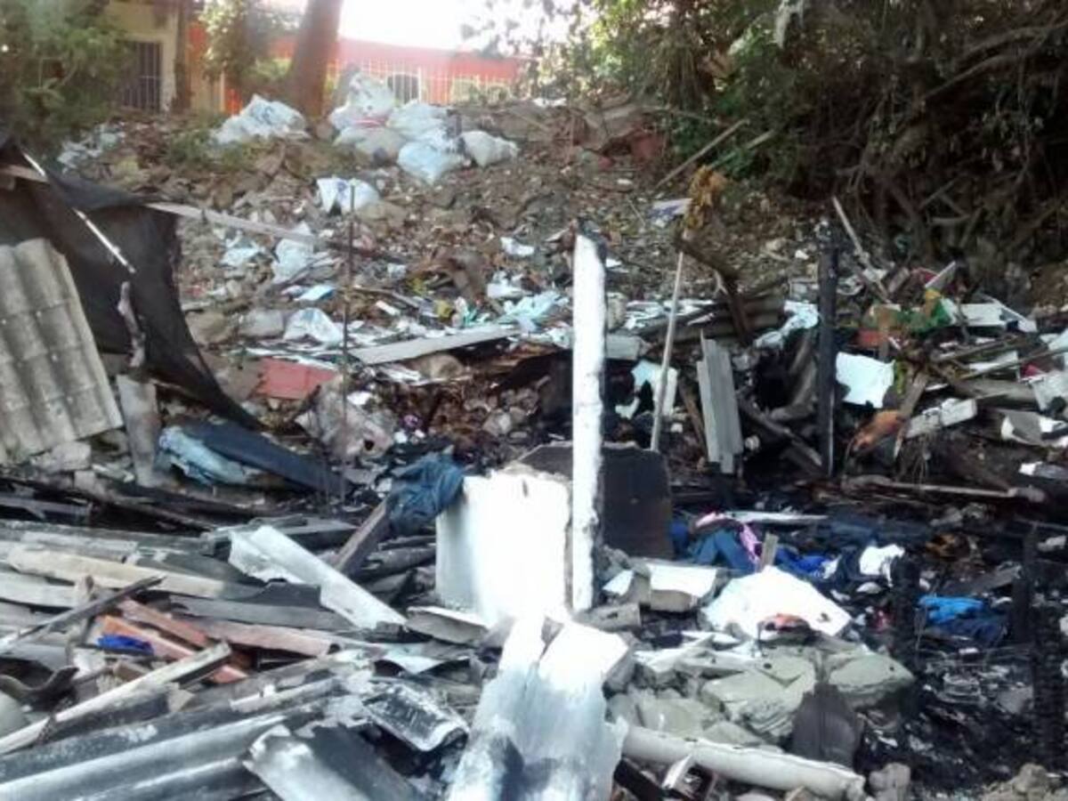 Por incendio familia venezolana lo pierde todo