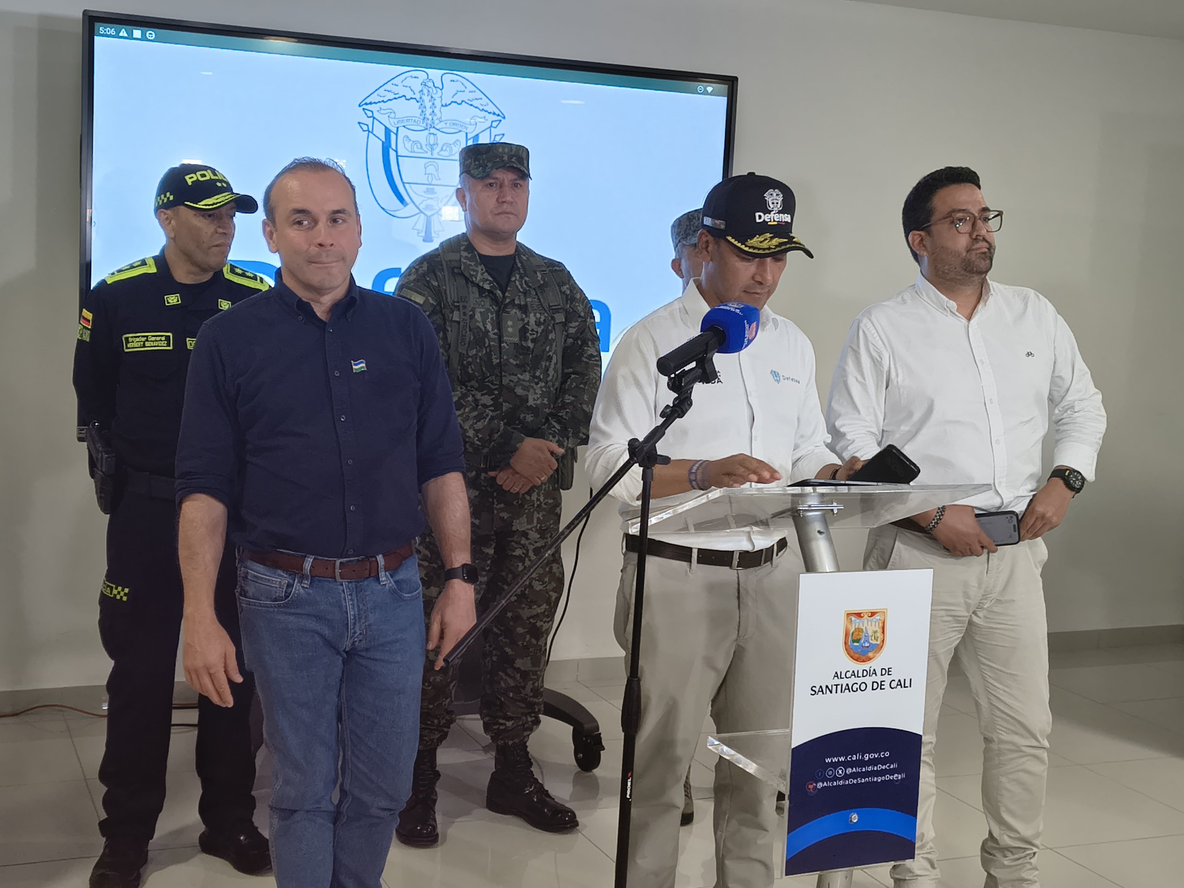 El ministro de Defensa Pedro Sánchez y el alcalde de Cali, Alejandro Eder, presidieron el Plan Democracia 2026, de cara a las elecciones presidenciales de este 21 de junio.