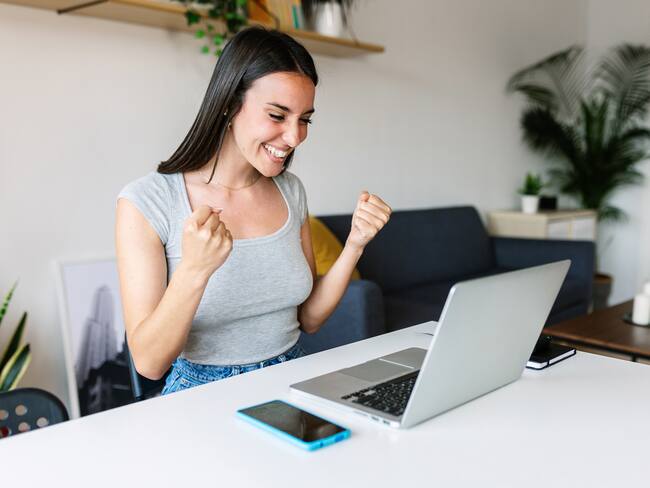 Imagen de referencia de mujer que ganó la lotería/ Getty Images