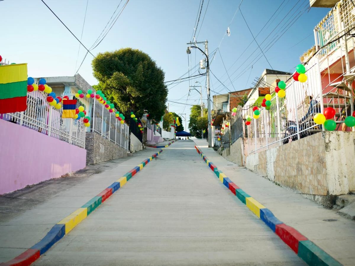 Entregaron calle pavimentada en el barrio San Pedro Mártir de Cartagena