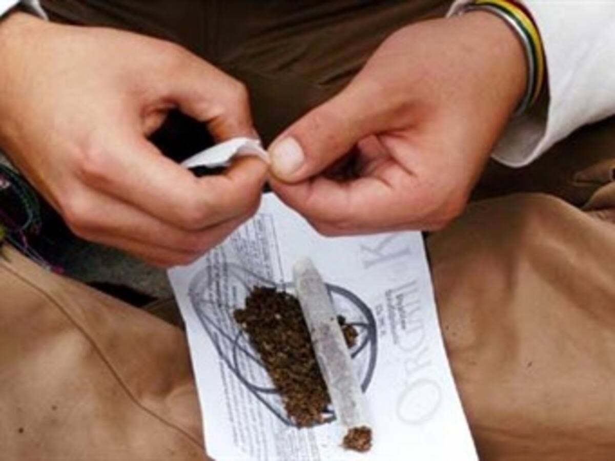 Petro le dice a Santos que propuesta sobre centros de consumo de drogas 'no es un salto al vacío'