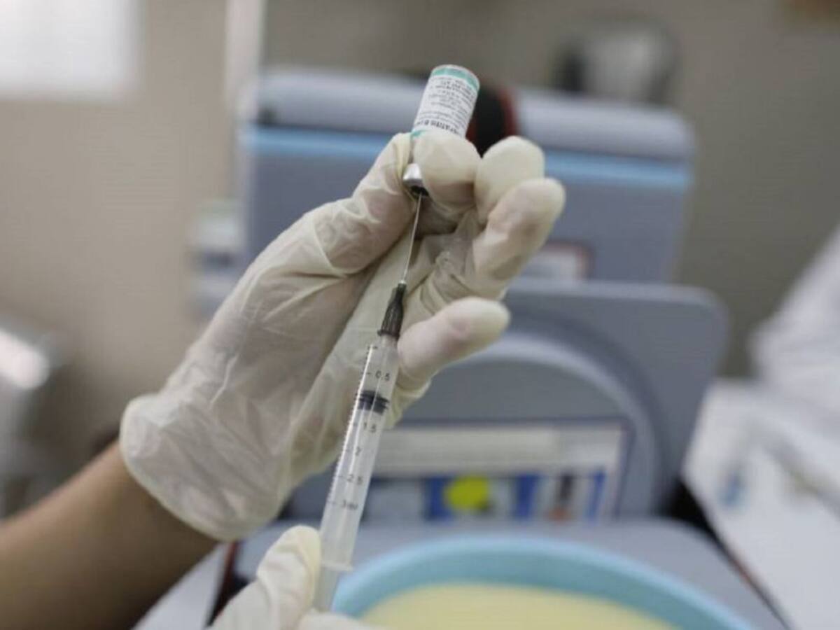 Hay 335 cupos para vacunar contra COVID a personas de 55 años en adelante