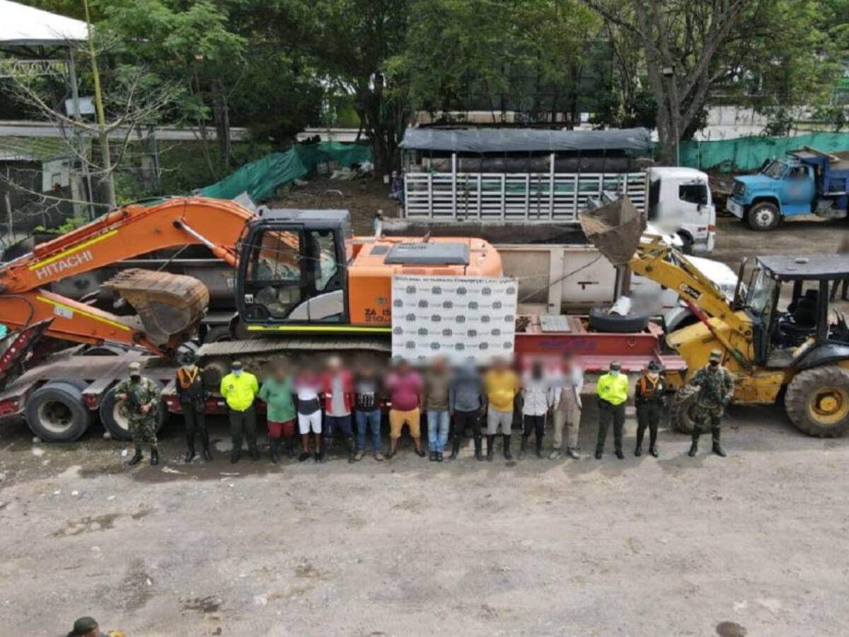 Capturan 10 personas e incautan maquinaria de minería ilegal en La Pintada